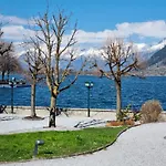 4 Season Lodge